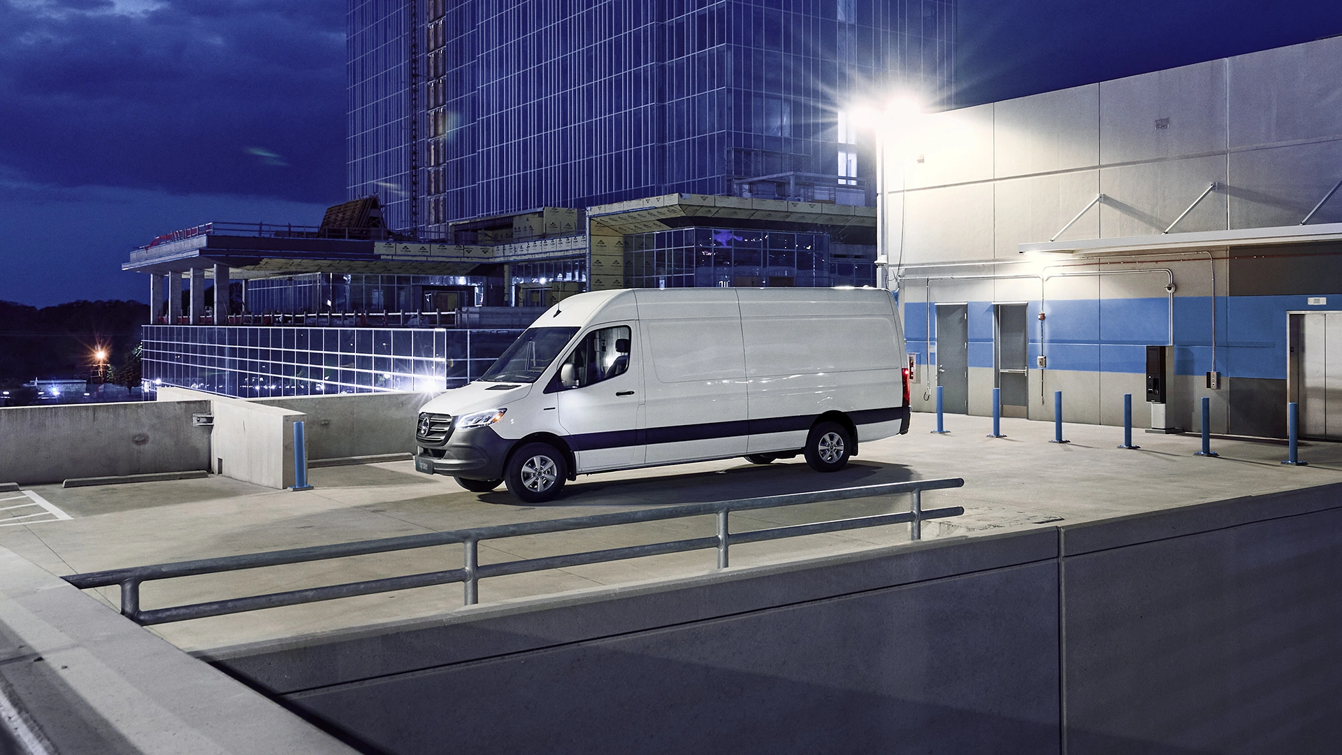 eSprinter rakennuksen katolla